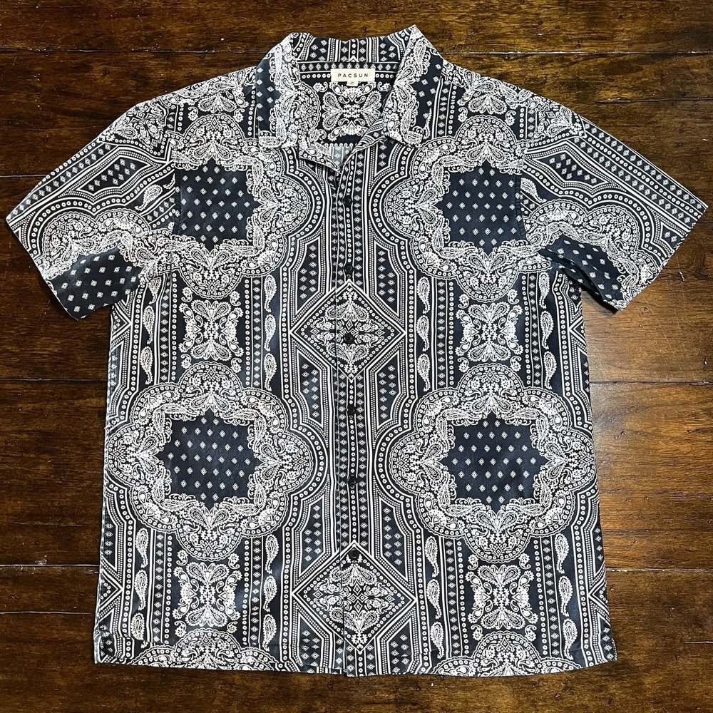 PacSun Bandana Paisley Shirt Mens M Blue White Short Sleeve 100% Cotton Y2K 90s